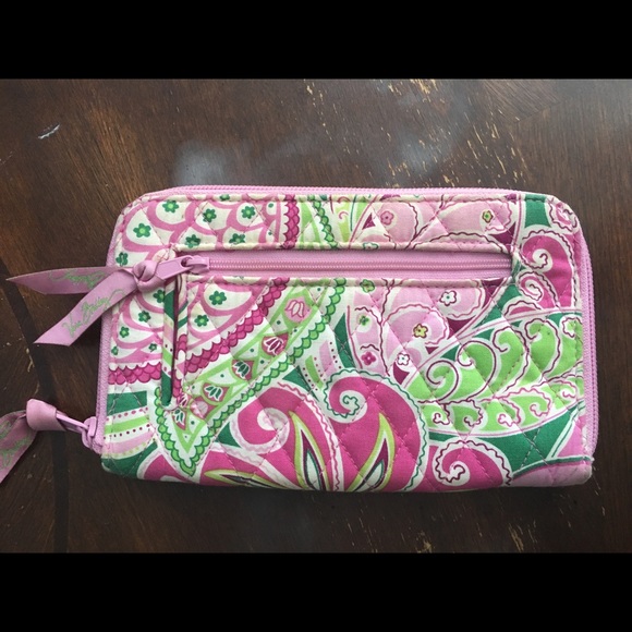 Vera Bradley Wallet- retired pattern Pinwheel Pink - Picture 1 of 3
